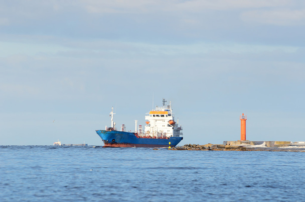 Navire cargo naviguant
 - Photo, image