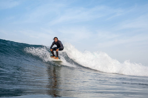 surfer riding waves on the island of fuerteventura - Foto, Imagem