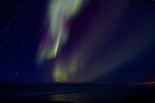 Aurora borealis over de baai 011 - Foto, afbeelding