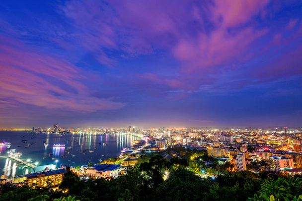 Pattaya City yöllä maamerkki Thaimaassa
 - Valokuva, kuva