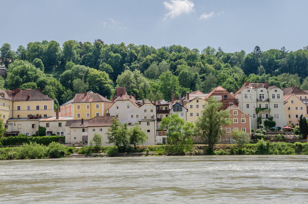 View of city of Passau in Germany on river banks - Foto, Bild