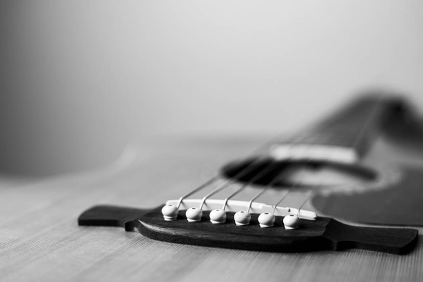 Guitarra acústica clássica e bonita
 - Foto, Imagem
