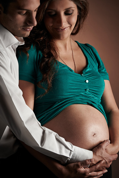 Young pregnant happy couple - Valokuva, kuva