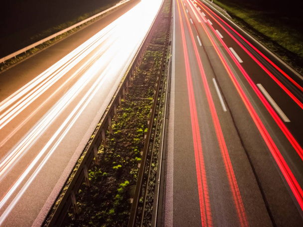 長距離道路交通の夜のライトスポットライト - 写真・画像