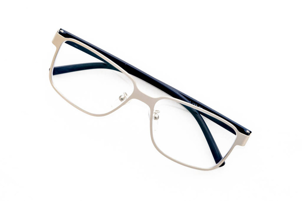 Складені модні окуляри для читання для людини на білому тлі
 - Фото, зображення