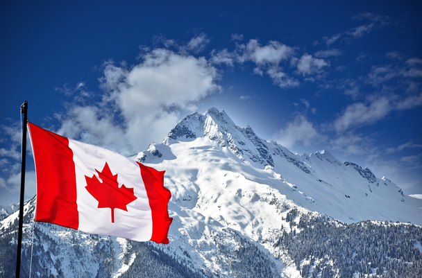 Флаг Канады и горы
 - Фото, изображение