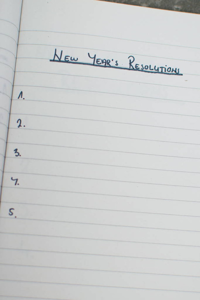 liste des résolutions du nouvel an dans un carnet
 - Photo, image
