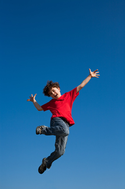 Boy jumping - 写真・画像
