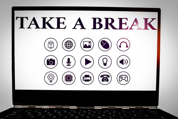 Escritura a mano conceptual que muestra Take A Break. Foto de negocios mostrando Descanso Deje de hacer algo tiempo de recreación salir del trabajo
. - Foto, imagen
