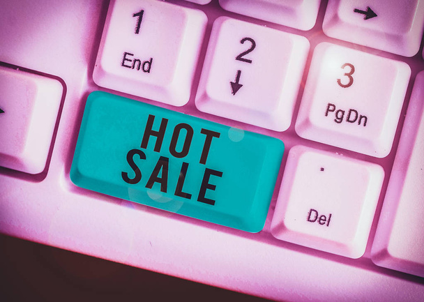 El yazısı yazısı, Hot Sale. Kavram demek, ürünleri indirime sokmak demek. Büyük fiyat Kara Cuma.. - Fotoğraf, Görsel