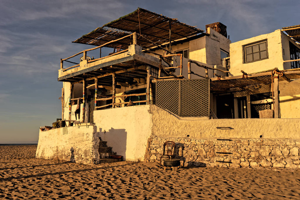 Tifnit, uma vila piscatória na costa atlântica do sul do Marrocos
 - Foto, Imagem