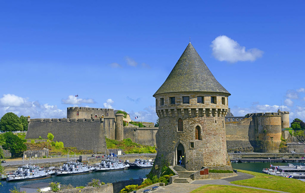 Tour Tanguy and Old Castle of city Brest, Finistere, Brittany, France - Фото, зображення