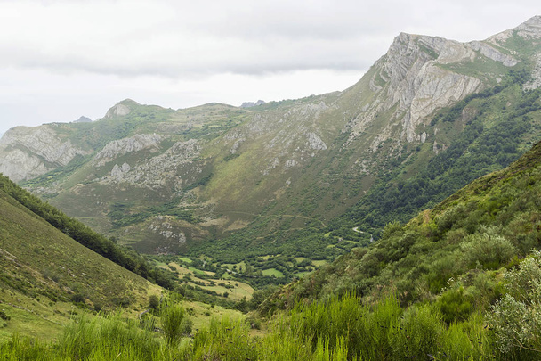 Природный парк Сомьедо в провинции Астурия, Испания
. - Фото, изображение