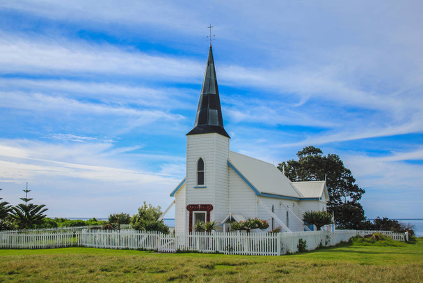 Iglesia anglicana de Raukokore, región del Cabo Oriental, Isla Norte, Nueva Zelanda
 - Foto, imagen