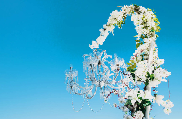 Дизайн квітів на урочистому або весільному святі
 - Фото, зображення