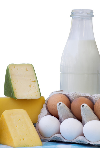 świeże jaja, ser i butelki mleka - Zdjęcie, obraz