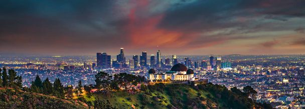 Griffith Park 'tan Los Angeles Skyline Panorama - Fotoğraf, Görsel