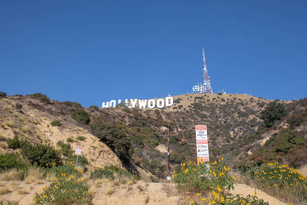 Los Angeles, Stany Zjednoczone - 13.11.2019 Hollywood sign in Los Angeles in 13.11.2019 in Los Angeles, Stany Zjednoczone Ameryki - Zdjęcie, obraz