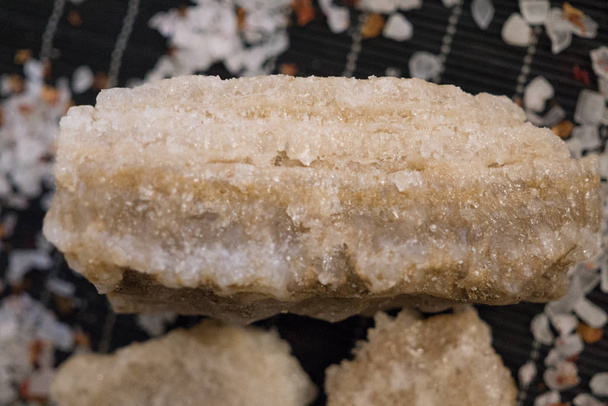 Velké kousky terapeutické soli z Mrtvého moře, pro provádění lékařských zákroků. - Fotografie, Obrázek