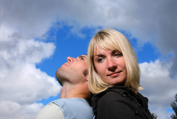Man resting head on woman's shoulder - Foto, afbeelding