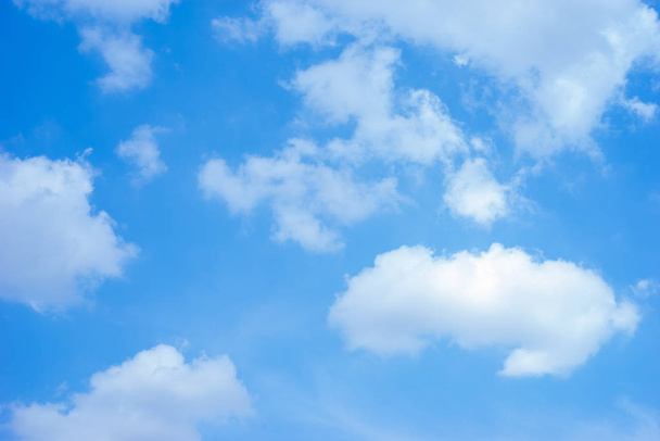 Cloud and Blue Sky background - Foto, immagini