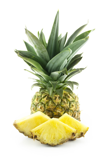 Ananas mûr avec tranches
 - Photo, image