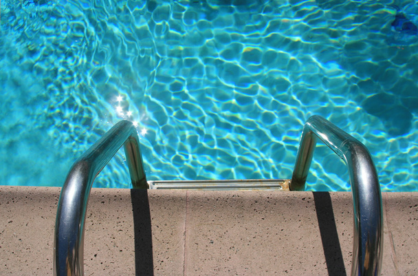 Entrada na piscina
 - Foto, Imagem
