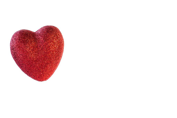 κόκκινη καρδιά σε λευκό φόντο izorirovannoe Ημέρα του Αγίου Βαλεντίνου - Φωτογραφία, εικόνα