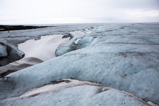 Izlandi gleccser, a híres gleccser-lagúna. Szép hideg táj képe a gleccser lagoon-öbölre. Izland egyedi jellege. Jég táj. - Fotó, kép
