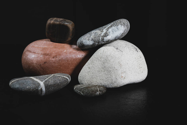 mušle a kameny pro odpočinek a odpočinek - Fotografie, Obrázek