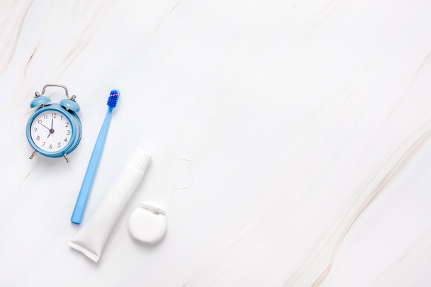 Produkty pro hygienu zubů a ústní hygienu flatlay - Fotografie, Obrázek