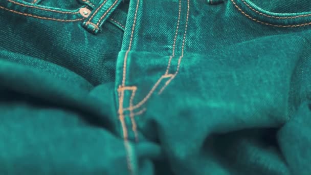 Close-up van Blue Denim Jeans, Tilt Up Shot, Geselecteerde Focus - Video