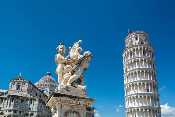 Der schiefe Turm von Pisa - Foto, Bild