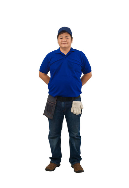 homme de livraison asiatique travaillant en chemise bleue avec sac de taille pour equi
 - Photo, image