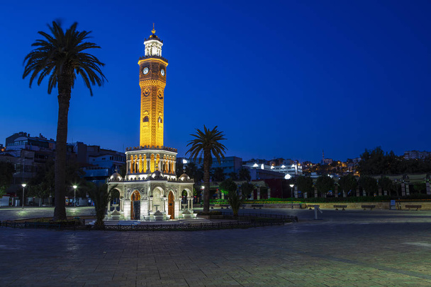 Izmir Saat Kulesi. Ünlü Saat Kulesi Izmir'in sembolü haline geldi. - Fotoğraf, Görsel