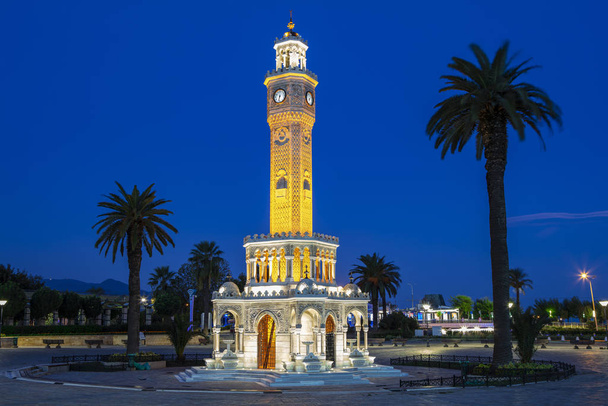 Izmir clock tower. The famous clock tower became the symbol of Izmir - Zdjęcie, obraz