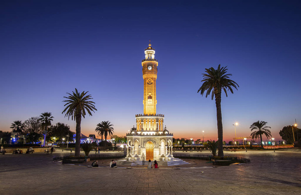 Izmir clock tower. The famous clock tower became the symbol of Izmir - Fotografie, Obrázek