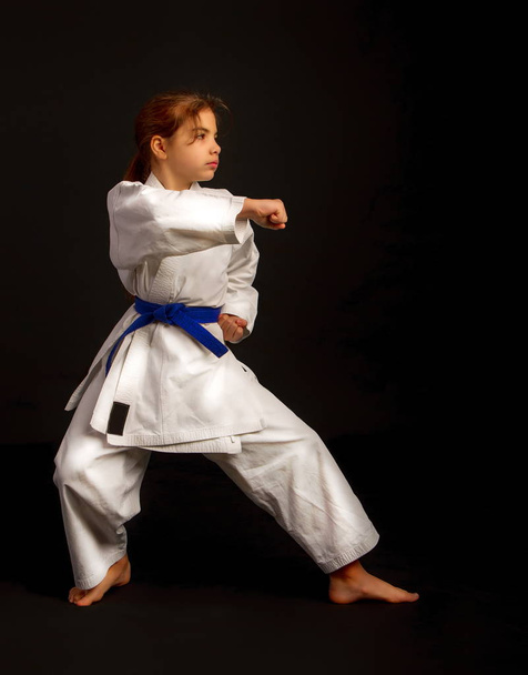 kata karate girl - Foto, imagen