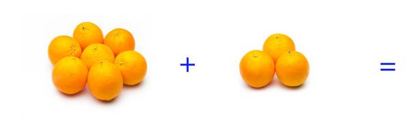 Eenvoudige bedragen met fruit; eenvoudige wiskunde, berekening - Foto, afbeelding
