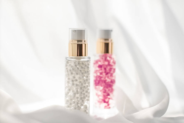 Hautpflege Serum und Make-up Primer Gel-Flasche, feuchtigkeitsspendende Lotio - Foto, Bild