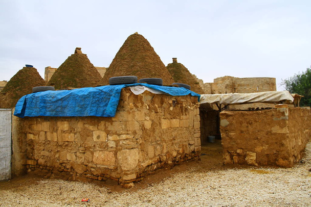 casas cónicas tradicionales Harran en Harran Sanliurfa
. - Foto, imagen