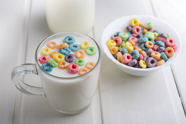 milk and cereals - Фото, изображение