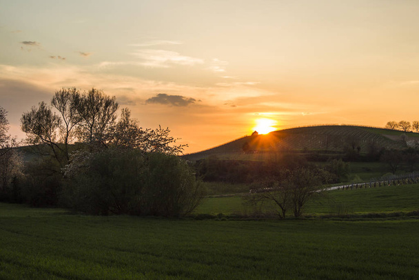 Festői kilátással a sunset vidéki környezetben - Fotó, kép