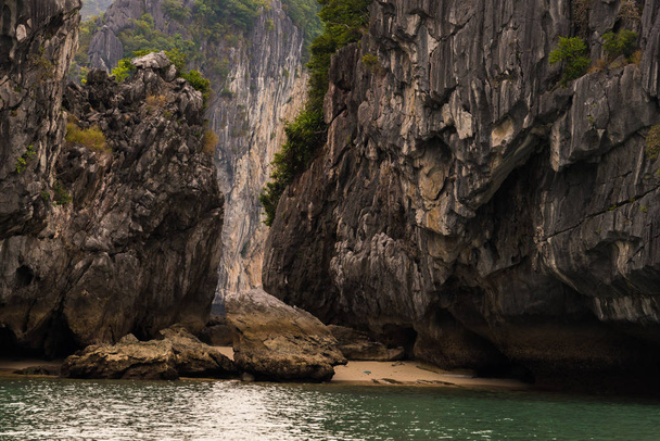 Stenen in Ha Long Bay - Foto, afbeelding
