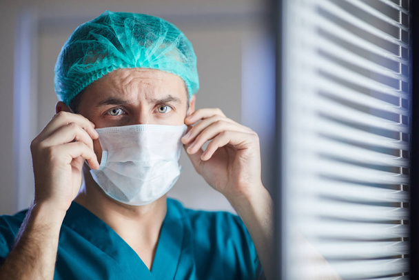 chirurg w masce - Zdjęcie, obraz