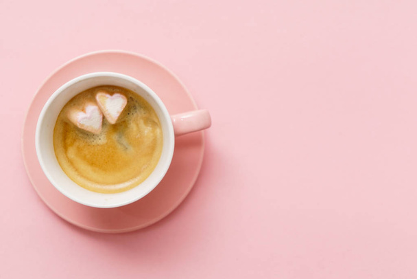 coffee with marshmallow hearts - Foto, Imagen