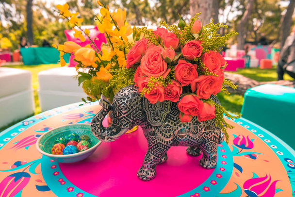 Elegante decoración floral para celebración, boda, evento o fiesta de cumpleaños
 - Foto, imagen