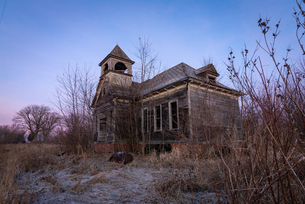Old abandoned schoolhouse in the rural Midwest.  Elmira, Illinoi - Photo, Image