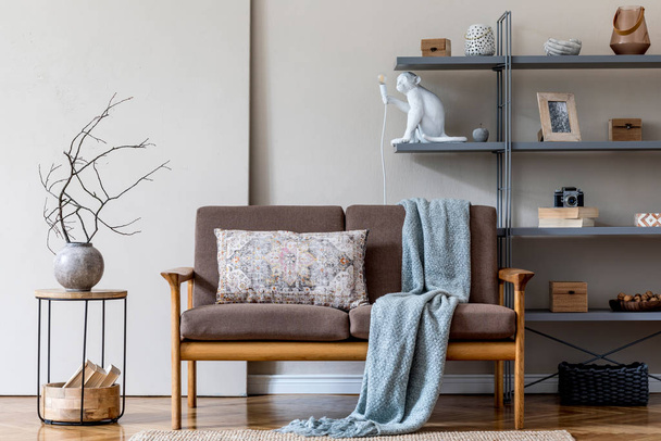Modern apartment interior with stylish sofa and vase - Valokuva, kuva