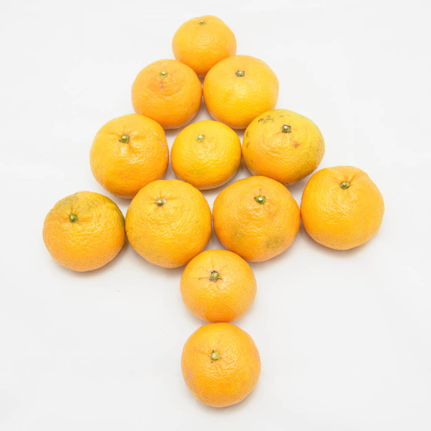mandarinky na bílém pozadí - Fotografie, Obrázek